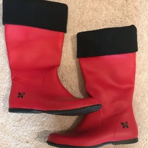 Butterfly Twist Black and Red Rainboots